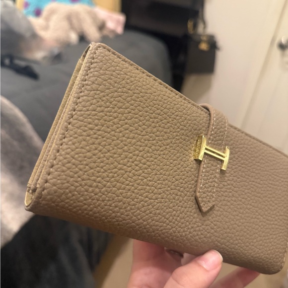 Handbags - H wallet Elegant Tan Women's Wallet